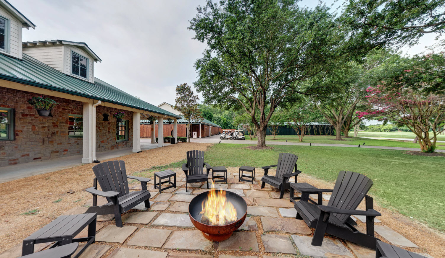 Clubhouse patio and outdoor dining area